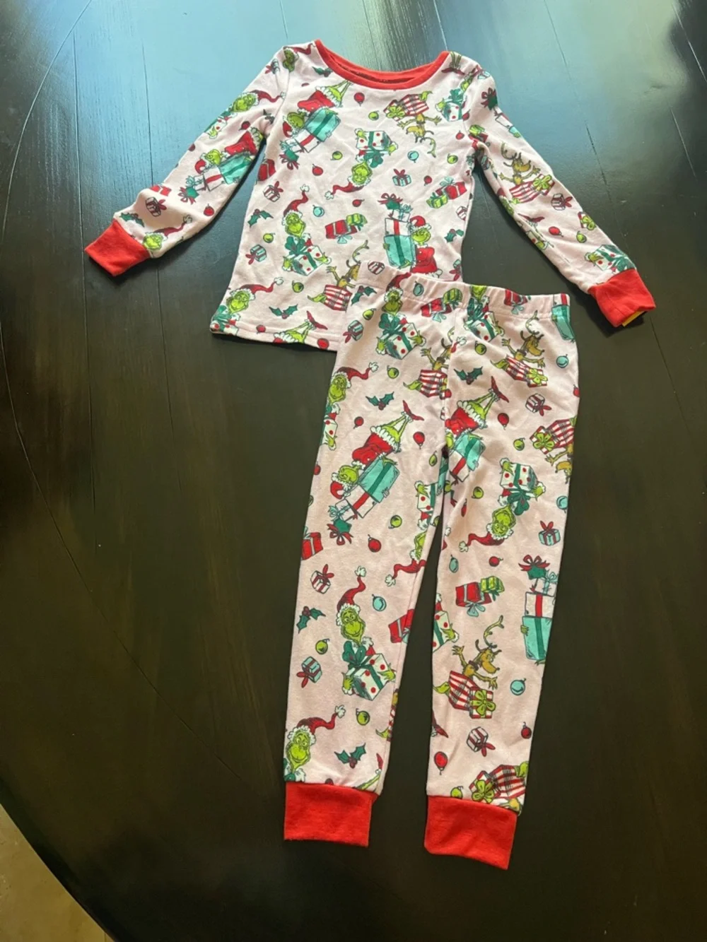 New - Dr. Seuss The Grinch Christmas Pajama Set